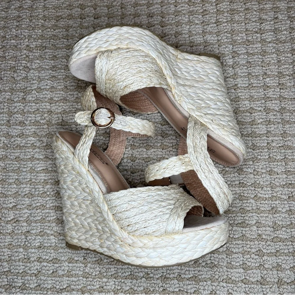 Shoe Dazzle guc shoe